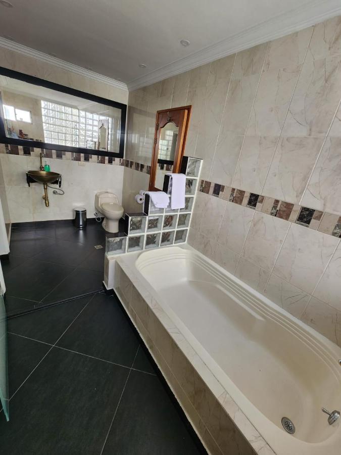 Hotel Boutique Deluxe Home Медельин Экстерьер фото