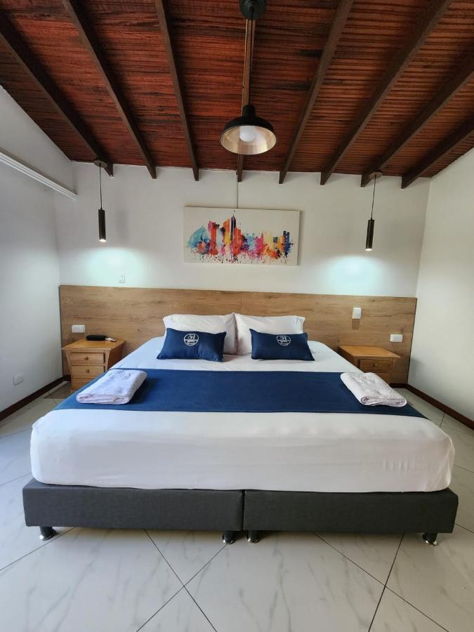 Hotel Boutique Deluxe Home Медельин Экстерьер фото