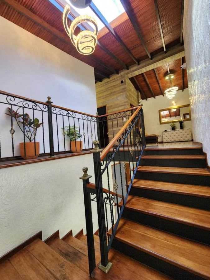 Hotel Boutique Deluxe Home Медельин Экстерьер фото