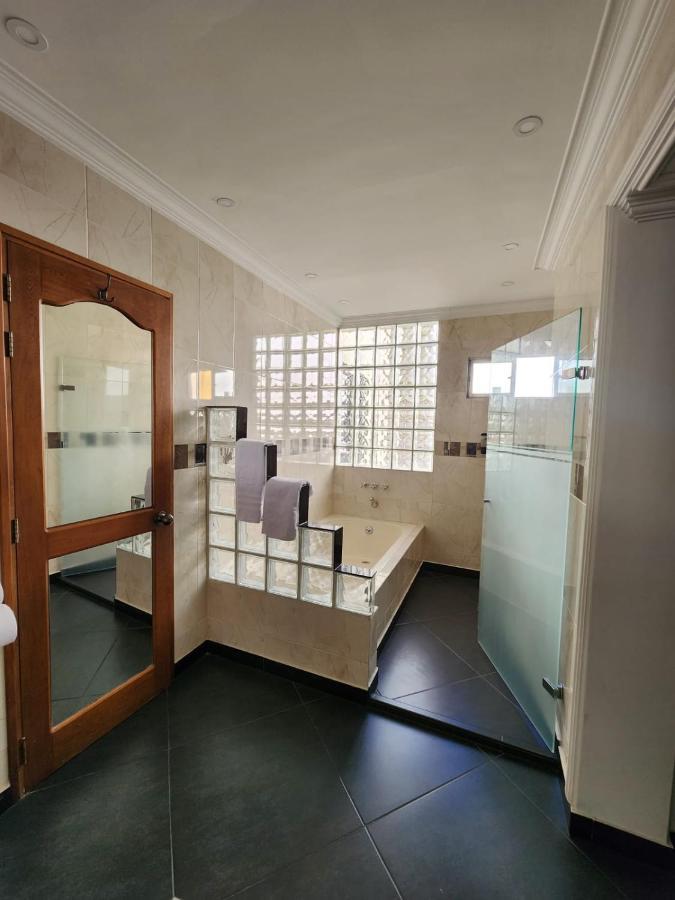 Hotel Boutique Deluxe Home Медельин Экстерьер фото